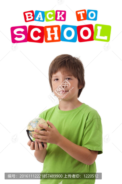 男孩回到學校主題孤立的白色