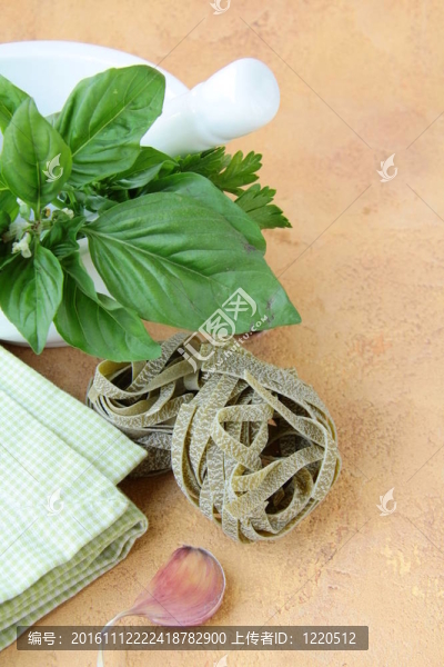 意大利靜物；砂漿；羅勒