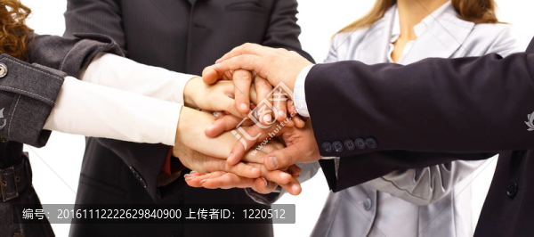 手在彼此頂部特寫