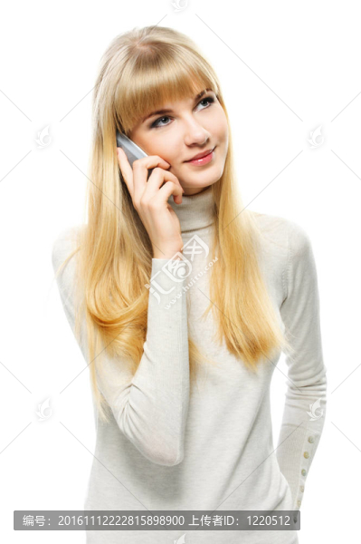 年輕女性在手機上的肖像
