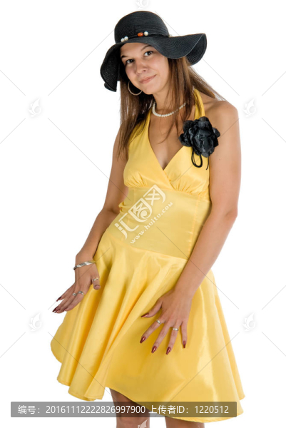 穿黃色衣服的漂亮女人