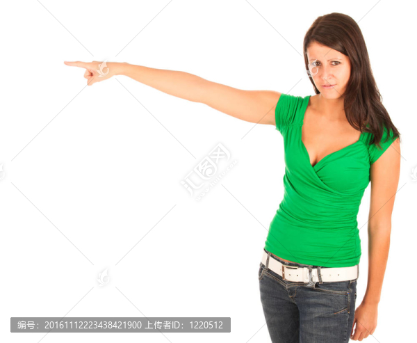 年輕快樂的女人指著身邊分隔開的