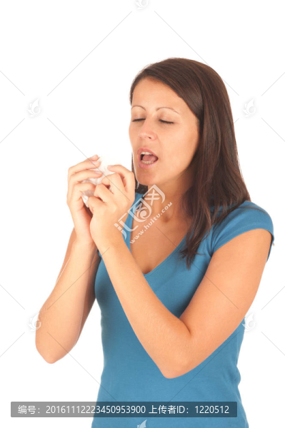 漂亮的黑發(fā)女孩感冒了孤立在白色背景
