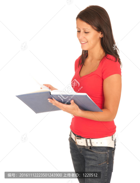 漂亮的年輕女人讀孤立在白色背景的書
