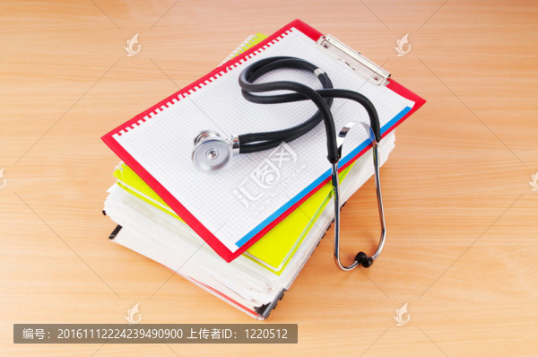 用聽診器和書醫(yī)學(xué)概念