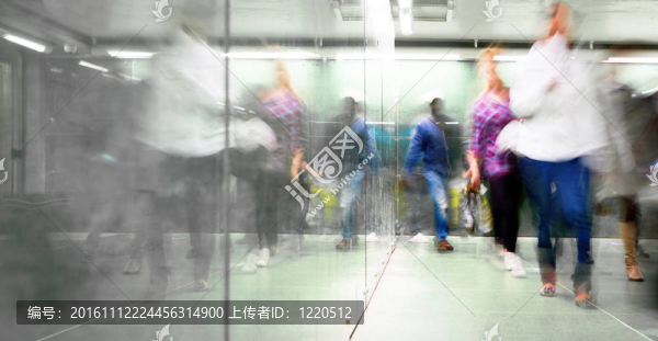 模糊的人-匯圖網(wǎng) www.fosd68.com 模糊的人