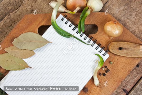 用香料寫食譜的筆記本