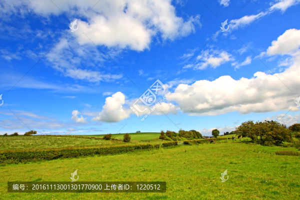 天空中有云的蘇格蘭風(fēng)景