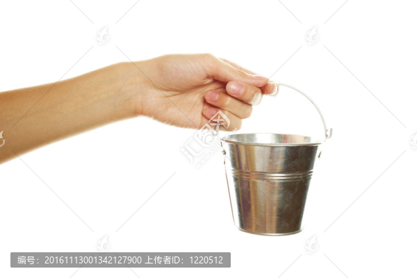 帶鐵水桶的手