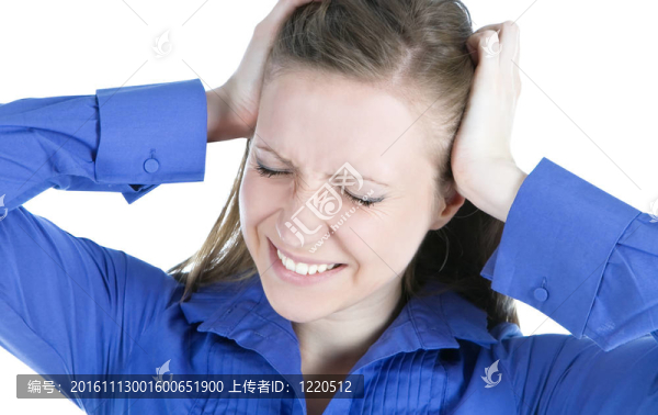 頭痛的女人雙手托著頭