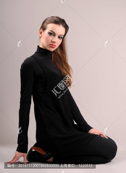 穿黑衣服的女人