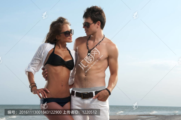 男人和他的女朋友