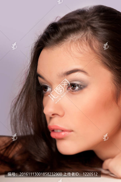 一個美麗的女人的肖像