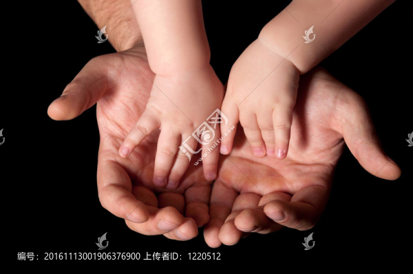 父親和孩子的手