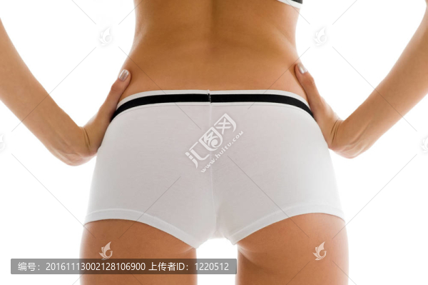 女人的背部和臀部