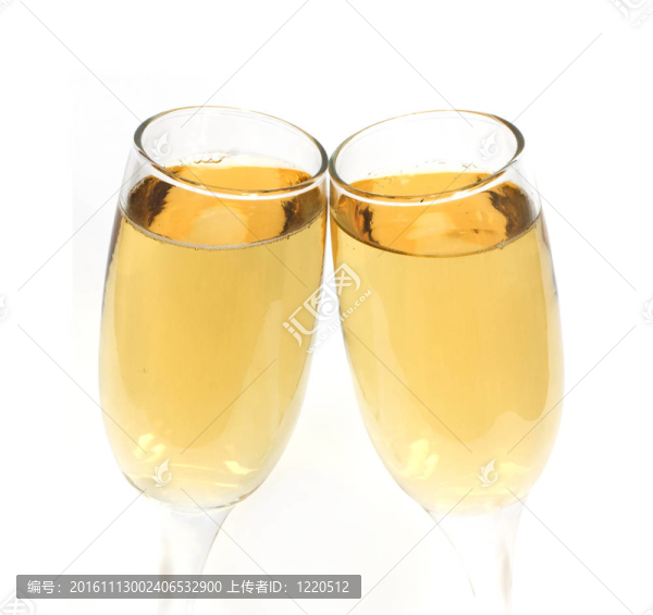 一副香檳酒杯祝酒