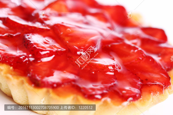 新鮮美味的草莓蛋糕