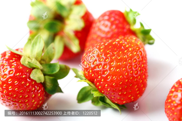 接近新鮮草莓漿果