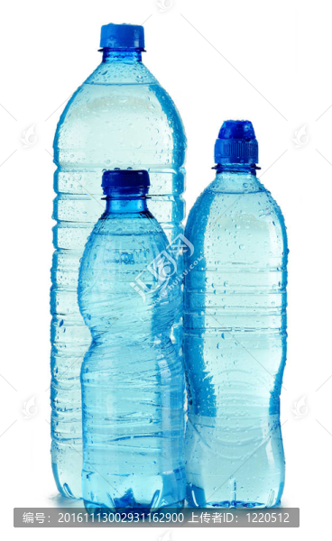 聚碳酸酯塑料瓶礦泉水隔離在白色