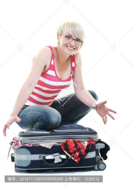 帶旅行袋的女人