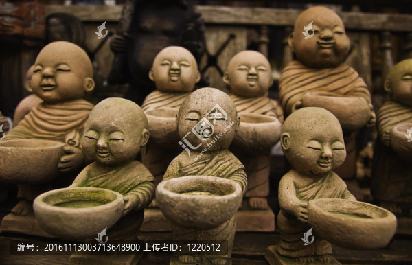 僧娃娃的石材工藝是獨(dú)特和寶貴的亞洲情侶裝修問題。