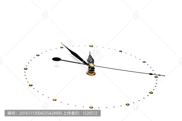 在白色背景上分離的時鐘面