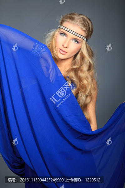 藍(lán)色的連衣裙-匯圖網(wǎng) www.fosd68.com 藍(lán)色的連衣裙