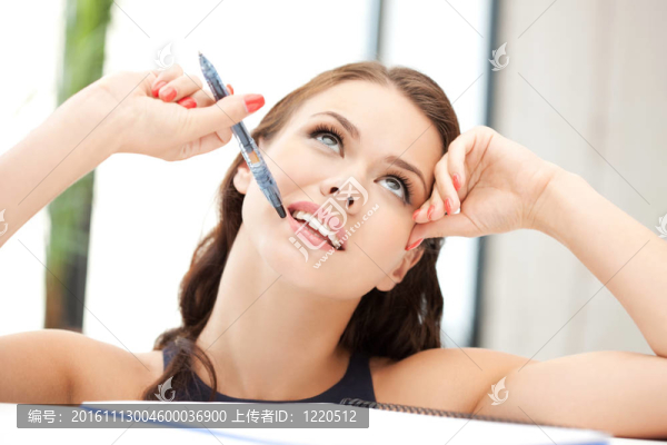 幸福的女人用大記事本