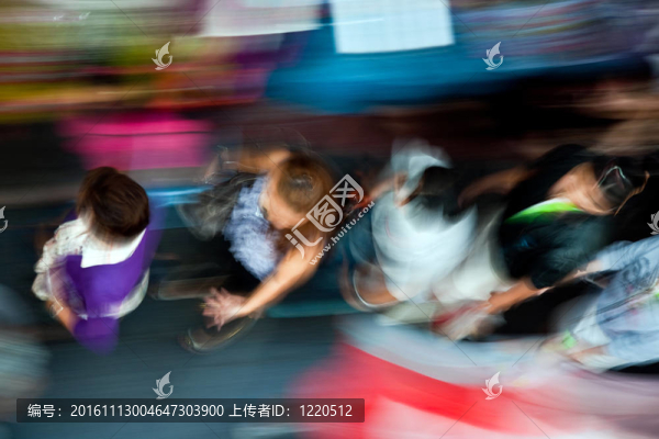 在鋪路運(yùn)動(dòng)亞洲人
