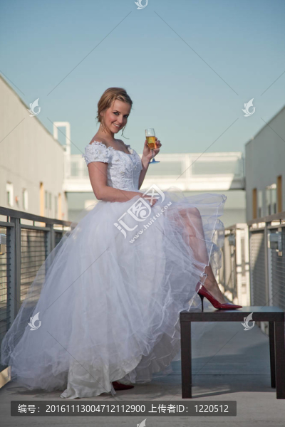 漂亮漂亮二十幾歲白人新娘穿婚紗