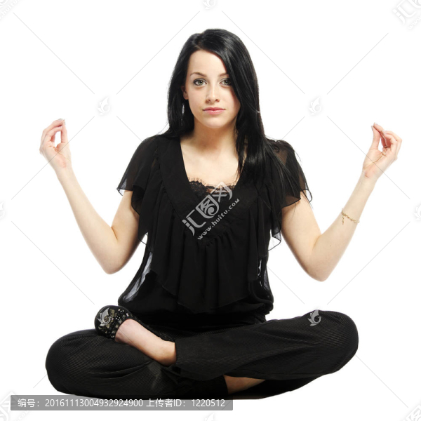 年輕的商業(yè)休閑女子在蓮花瑜伽的立場(chǎng)