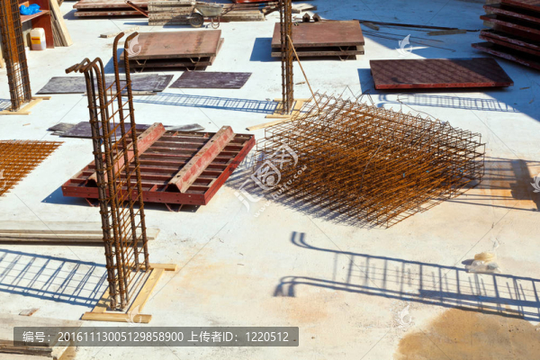 在一個(gè)新房子的建筑工地的材料