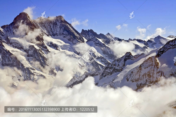 瑞士的阿爾卑斯山脈的峰