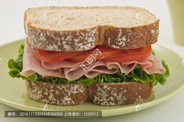 健康的火腿三明治