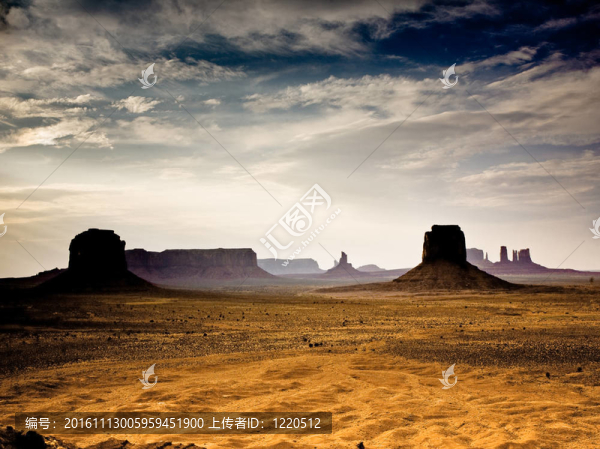 巨大的Buttes；用在紀念碑谷砂巖地層