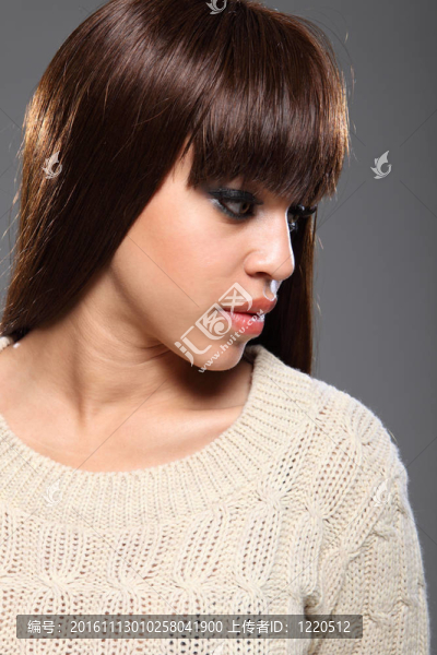 美麗年輕的加勒比黑人女孩的頭像