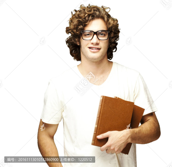 男子拿著書
