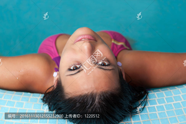 年輕的女人放松