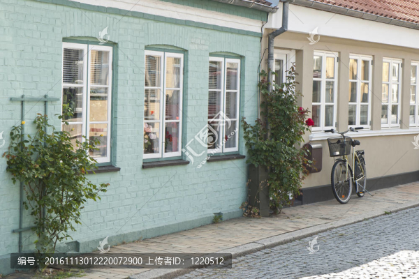 在信箱里的自行車-匯圖網(wǎng) www.fosd68.com 在信箱里的自行車