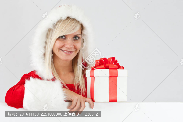 圣誕節(jié)的女人-匯圖網(wǎng) www.fosd68.com 圣誕節(jié)的女人