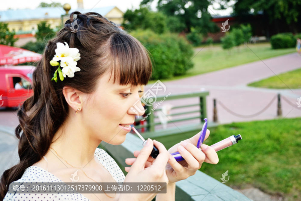 年輕漂亮女孩的肖像