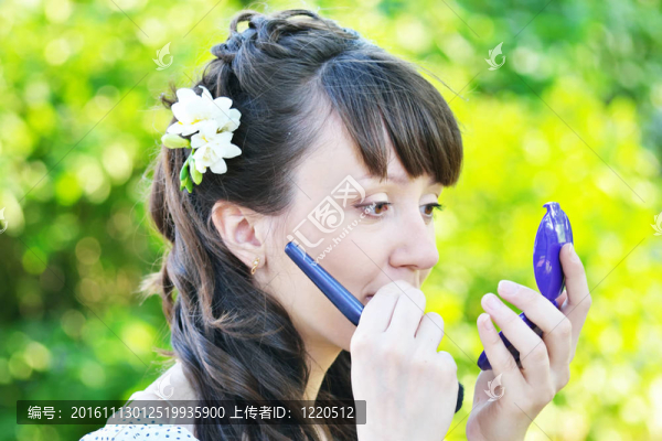 年輕漂亮女孩的肖像