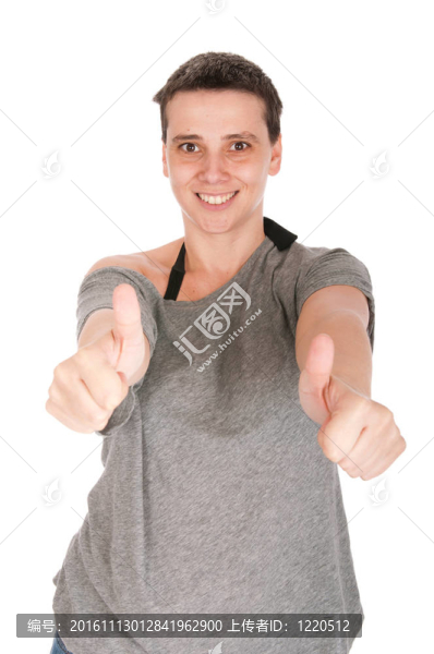 顯示豎起大拇指的女人
