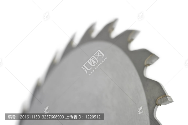 白色背景下鋸片的閉合