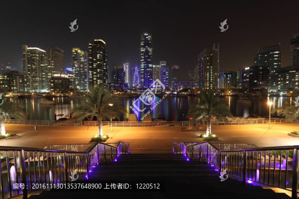 迪拜碼頭夜間照明；阿拉伯聯(lián)合酋長(zhǎng)國(guó)
