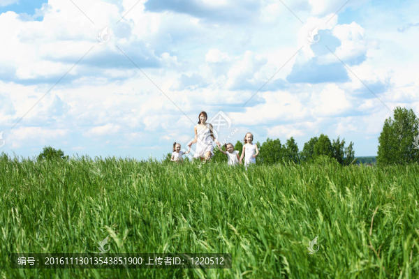 夏季兒童戶外活動(dòng)