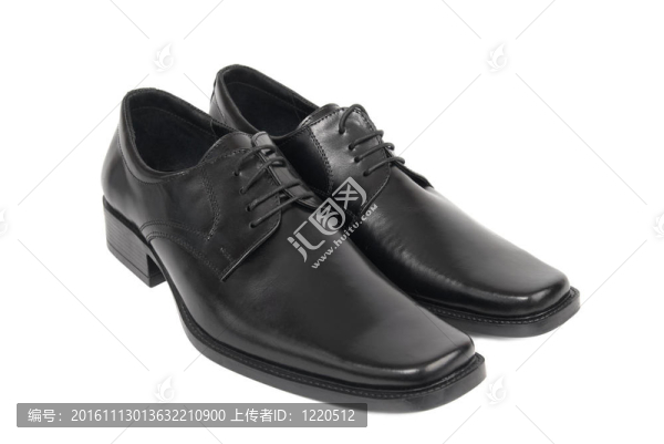 一雙男子的黑鞋