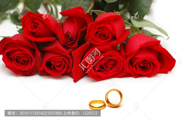 婚禮的概念與玫瑰和戒指