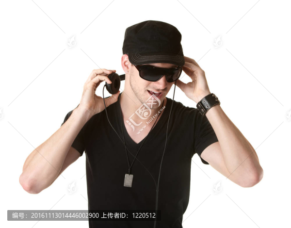 年輕人聽音樂