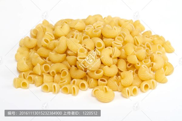 白色背景意大利意大利面食的特寫